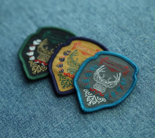 Fashion style merrow border good quality woven custom badge