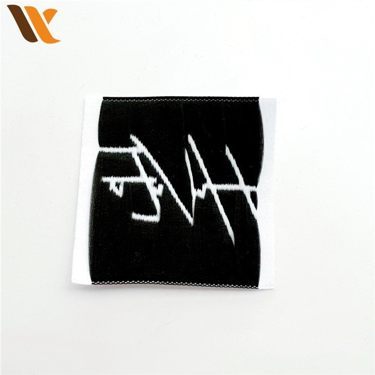 Custom Mens Plain White Woven Labels 3